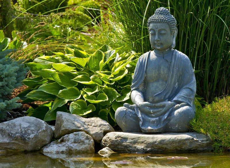 Tuinposter 'Boeddha bij vijver'