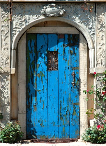 Teun's Tuinposters - Griekse blauwe deur met ornament