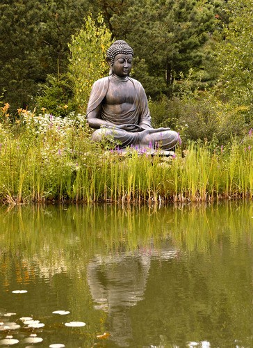 Teun's Tuinposters - Boeddha met spiegeling Teun's Tuinposters - Boeddha met spiegeling